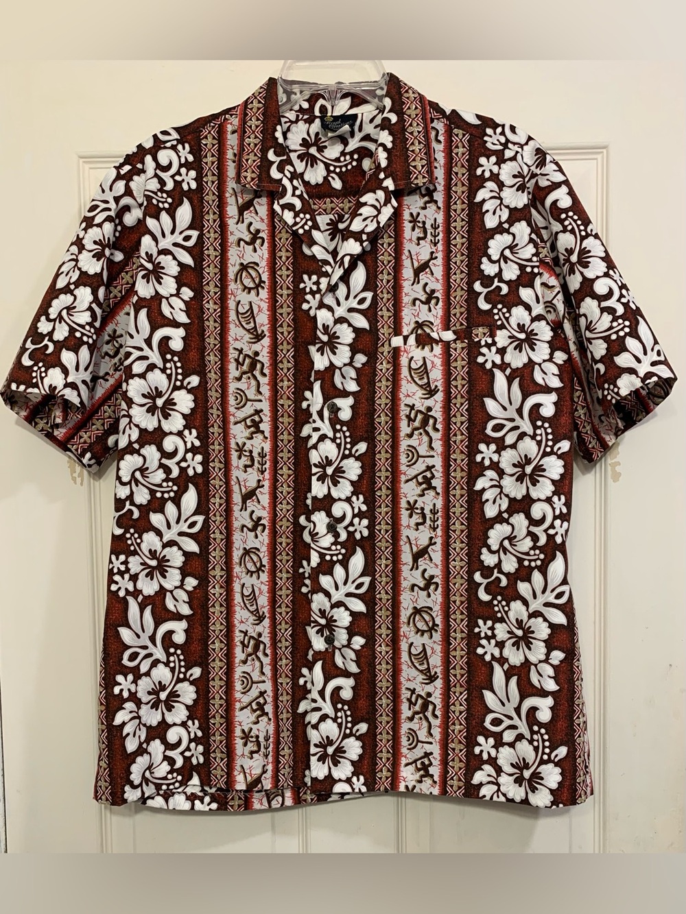 Royal Creations Mens Hawaiian Maroon Short Sleeve Large Button Down.        3343